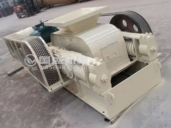 對輥破碎機(jī)運行現(xiàn)場 對輥破碎機(jī)運行現(xiàn)場